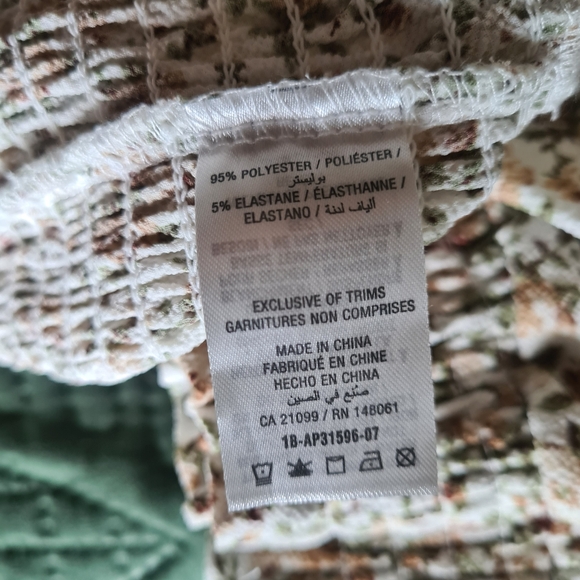 SOLD - Short long sleeves top - Picture 6 of 6